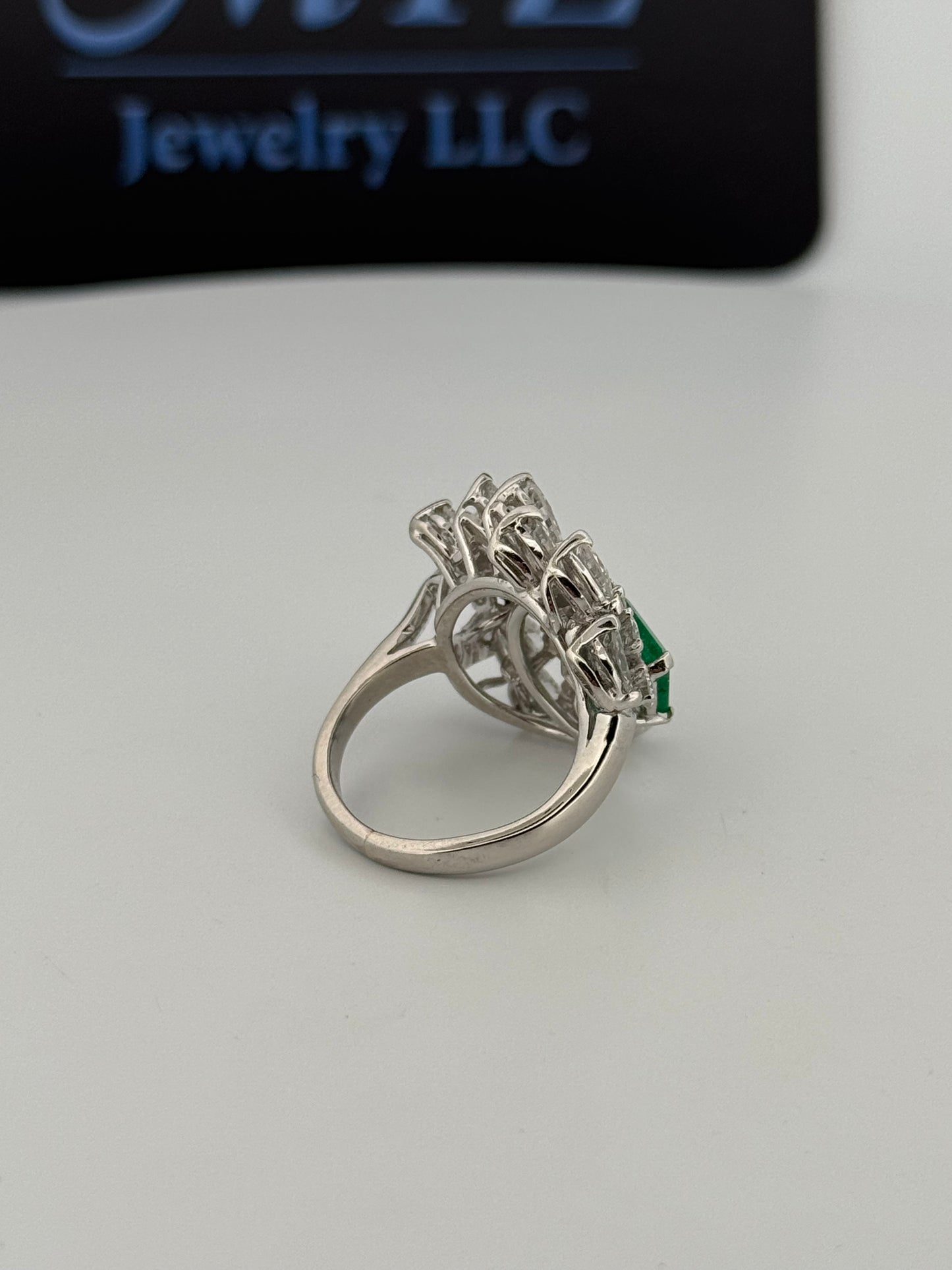 Vintage Retro Platnium Emerald And Diamond Natural Cocktail Ring